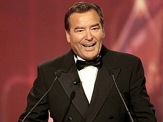 WATCH: Jeff Stelling casually...